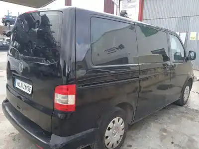Sloopvoertuig volkswagen multivan v (7hm, 7hn, 7hf, 7ef, 7em, 7en) 2.5 tdi van het jaar 2005 aangedreven axd