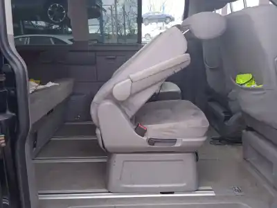 Sloopvoertuig volkswagen multivan v (7hm, 7hn, 7hf, 7ef, 7em, 7en) 2.5 tdi van het jaar 2005 aangedreven axd