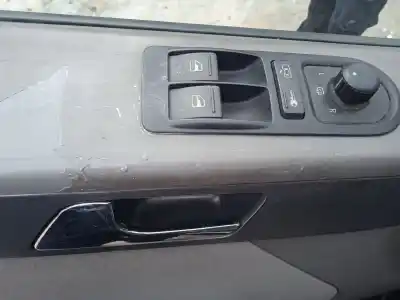 Sloopvoertuig volkswagen multivan v (7hm, 7hn, 7hf, 7ef, 7em, 7en) 2.5 tdi van het jaar 2005 aangedreven axd