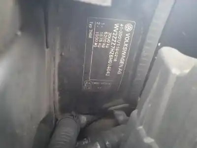 Sloopvoertuig volkswagen multivan v (7hm, 7hn, 7hf, 7ef, 7em, 7en) 2.5 tdi van het jaar 2005 aangedreven axd