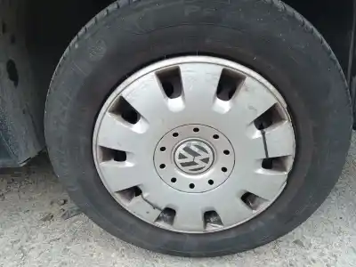 Sloopvoertuig volkswagen multivan v (7hm, 7hn, 7hf, 7ef, 7em, 7en) 2.5 tdi van het jaar 2005 aangedreven axd