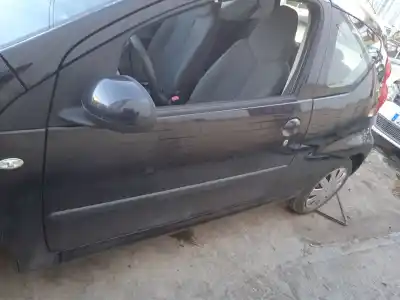 Véhicule à la ferraille peugeot 107 (pm_, pn_) 1.0 de l'année 2006 alimenté 1kr