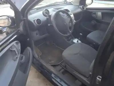 Véhicule à la ferraille peugeot 107 (pm_, pn_) 1.0 de l'année 2006 alimenté 1kr