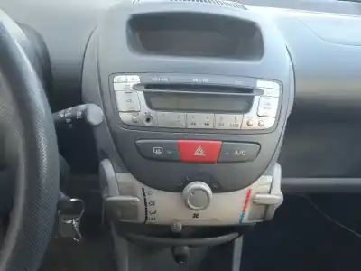 Véhicule à la ferraille peugeot 107 (pm_, pn_) 1.0 de l'année 2006 alimenté 1kr