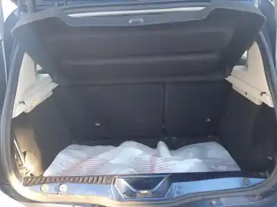 Veículo de Sucata dacia sandero ii 1.0 sce 75 (b8jc, b8jd) do ano 2019 alimentado b4d 400,b4d 401,b4d 490,b4d411