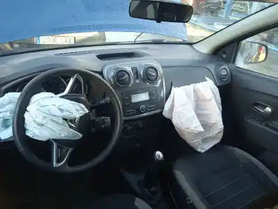 Veículo de Sucata dacia sandero ii 1.0 sce 75 (b8jc, b8jd) do ano 2019 alimentado b4d 400,b4d 401,b4d 490,b4d411