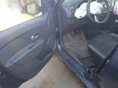 Veículo de Sucata dacia sandero ii 1.0 sce 75 (b8jc, b8jd) do ano 2019 alimentado b4d 400,b4d 401,b4d 490,b4d411