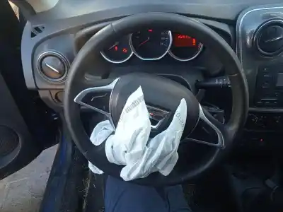 Veículo de Sucata dacia sandero ii 1.0 sce 75 (b8jc, b8jd) do ano 2019 alimentado b4d 400,b4d 401,b4d 490,b4d411