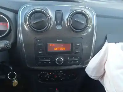 Veículo de Sucata dacia sandero ii 1.0 sce 75 (b8jc, b8jd) do ano 2019 alimentado b4d 400,b4d 401,b4d 490,b4d411