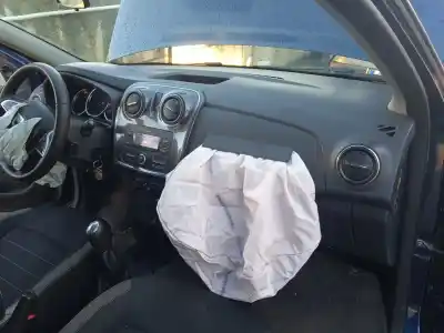 Veículo de Sucata dacia sandero ii 1.0 sce 75 (b8jc, b8jd) do ano 2019 alimentado b4d 400,b4d 401,b4d 490,b4d411