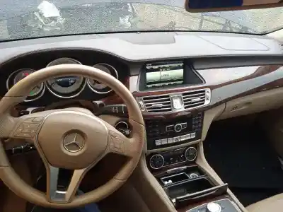 Здавання транспортного засобу mercedes-benz clase cls (w218) shooting breake cls 350 cdi be edition 1 (218.923) року 2013 потужний 642853