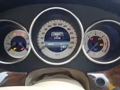 Здавання транспортного засобу mercedes-benz clase cls (w218) shooting breake cls 350 cdi be edition 1 (218.923) року 2013 потужний 642853