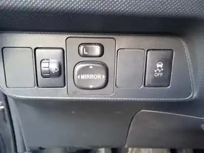 Veículo de Sucata toyota auris luna+ do ano 2007 alimentado 1ndtv