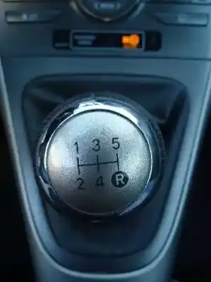 Veículo de Sucata toyota auris luna+ do ano 2007 alimentado 1ndtv