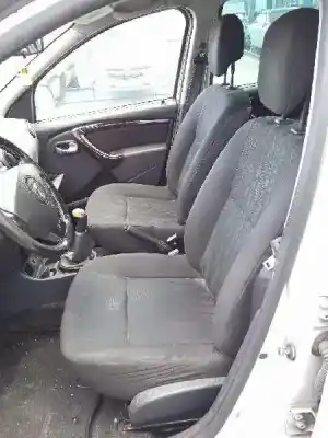 Véhicule à la ferraille dacia duster (hs_) 1.5 dci de l'année 2011 alimenté k9k796