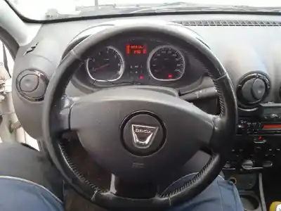 Véhicule à la ferraille dacia duster (hs_) 1.5 dci de l'année 2011 alimenté k9k796