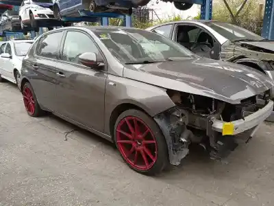 Veículo de Sucata peugeot 308 sw style do ano 2017 alimentado hn02