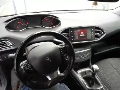 Veículo de Sucata peugeot 308 sw style do ano 2017 alimentado hn02