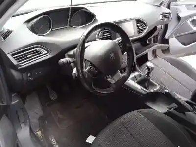 Veículo de Sucata peugeot 308 sw style do ano 2017 alimentado hn02