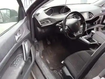 Veículo de Sucata peugeot 308 sw style do ano 2017 alimentado hn02