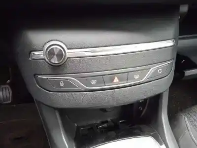 Veículo de Sucata peugeot 308 sw style do ano 2017 alimentado hn02