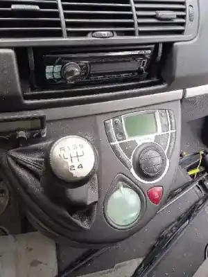 Здавання транспортного засобу peugeot 807 st pack року 2004 потужний rht