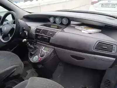 Здавання транспортного засобу peugeot 807 st pack року 2004 потужний rht