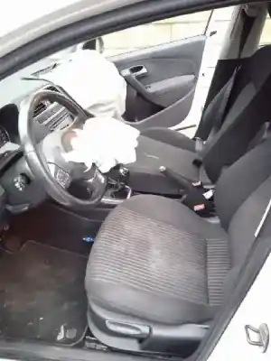 Véhicule à la ferraille volkswagen polo v (6r1, 6c1) 1.6 tdi de l'année 2014 alimenté cayb
