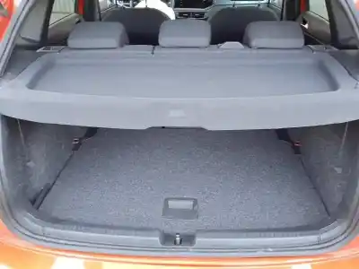 Véhicule à la ferraille volkswagen                                         polo                                                                                                                                                                                                                                                       1.0 tsi                                                                                                                                                                                                                                                    de l'année 2018 alimenté dkja