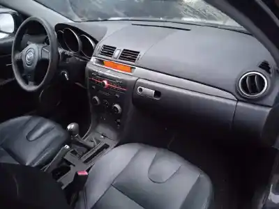 Здавання транспортного засобу mazda 3 berlina (bk) 2.0 sportive року 2005 потужний lf
