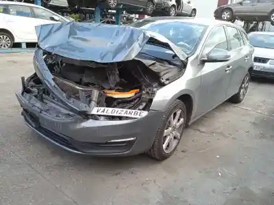 Здавання транспортного засобу volvo v60 kombi momentum року 2015 потужний d4204t9