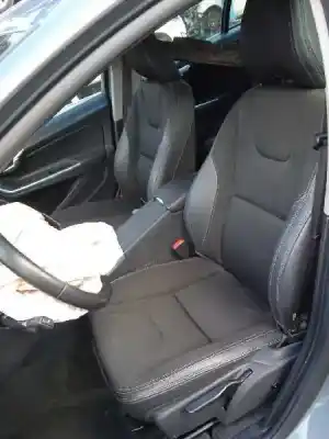 Здавання транспортного засобу volvo v60 kombi momentum року 2015 потужний d4204t9