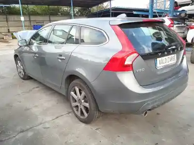 Здавання транспортного засобу volvo v60 kombi momentum року 2015 потужний d4204t9