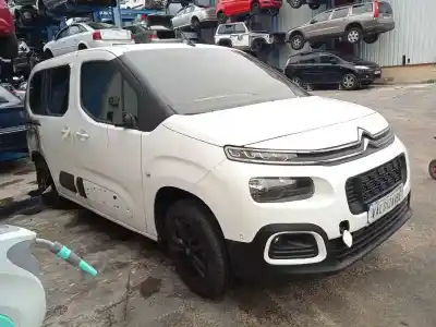 Vehículo de desguace citroen berlingo shine m del año 2020 con motor yh01