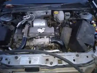 Véhicule à la ferraille opel vectra c berlina club de l'année 2003 alimenté y22dtr
