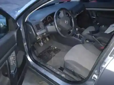 Véhicule à la ferraille opel vectra c berlina club de l'année 2003 alimenté y22dtr