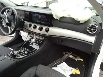 Здавання транспортного засобу mercedes-benz clase e (w213) e 220 d (213.004) року 2017 потужний 654920