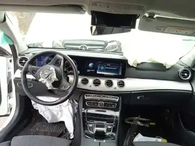 Здавання транспортного засобу mercedes-benz clase e (w213) e 220 d (213.004) року 2017 потужний 654920