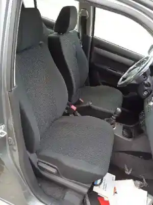 Veicolo di demolizione suzuki swift berlina (mz) gl dell'anno 2005 alimentato z13dt