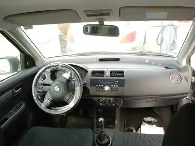 Veicolo di demolizione suzuki swift berlina (mz) gl dell'anno 2005 alimentato z13dt