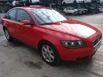 Vehicul casat volvo s40 berlina 2.0 diesel cat al anului 2007 alimentat d4204t