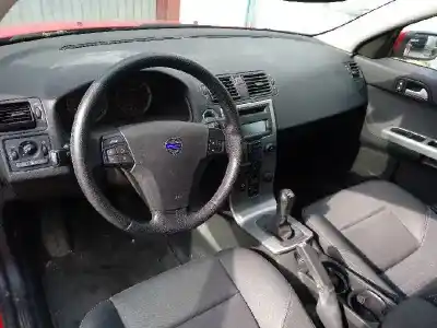 Vehicul casat volvo s40 berlina 2.0 diesel cat al anului 2007 alimentat d4204t