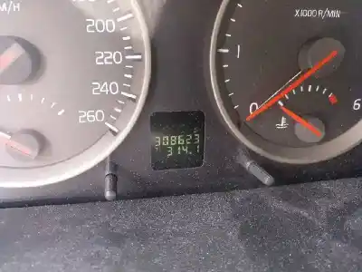 Vehicul casat volvo s40 berlina 2.0 diesel cat al anului 2007 alimentat d4204t