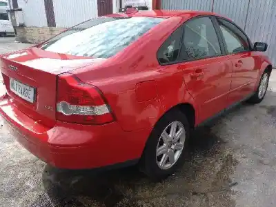 Vehicul casat volvo s40 berlina 2.0 diesel cat al anului 2007 alimentat d4204t