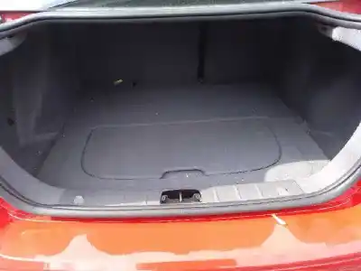 Vehicul casat volvo s40 berlina 2.0 diesel cat al anului 2007 alimentat d4204t