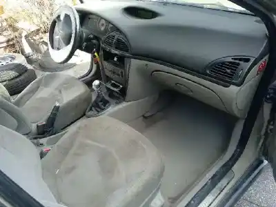 Véhicule à la ferraille citroen c5 berlina vtr (e) de l'année 2005 alimenté rhr