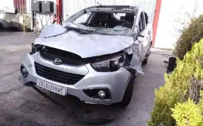 Véhicule à la ferraille hyundai ix35 style awd de l'année 2012 alimenté d4ha