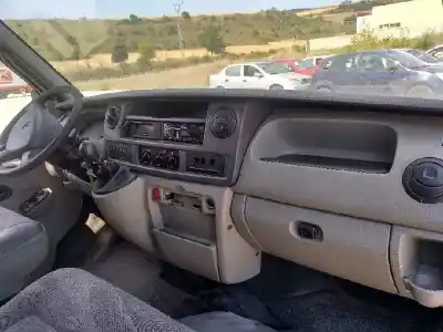 Здавання транспортного засобу renault mascott 3.0 diesel року 2006 потужний zd3a604