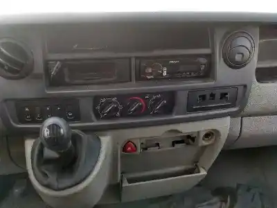 Здавання транспортного засобу renault mascott 3.0 diesel року 2006 потужний zd3a604
