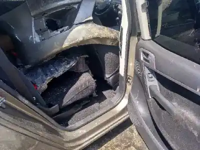 Здавання транспортного засобу citroen c4 picasso 1.8 року 2007 потужний 6fy